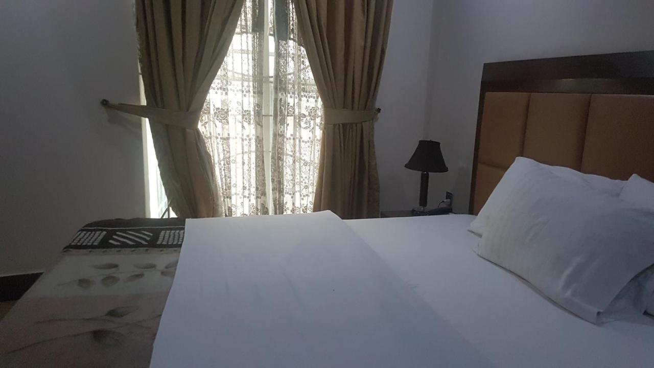 Midtown Hotel Rawalpindi Exterior foto