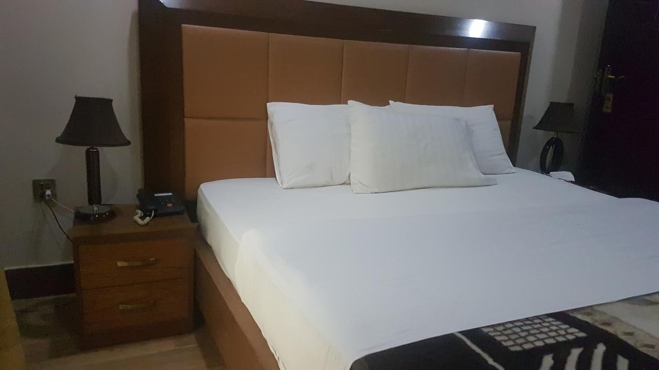 Midtown Hotel Rawalpindi Exterior foto