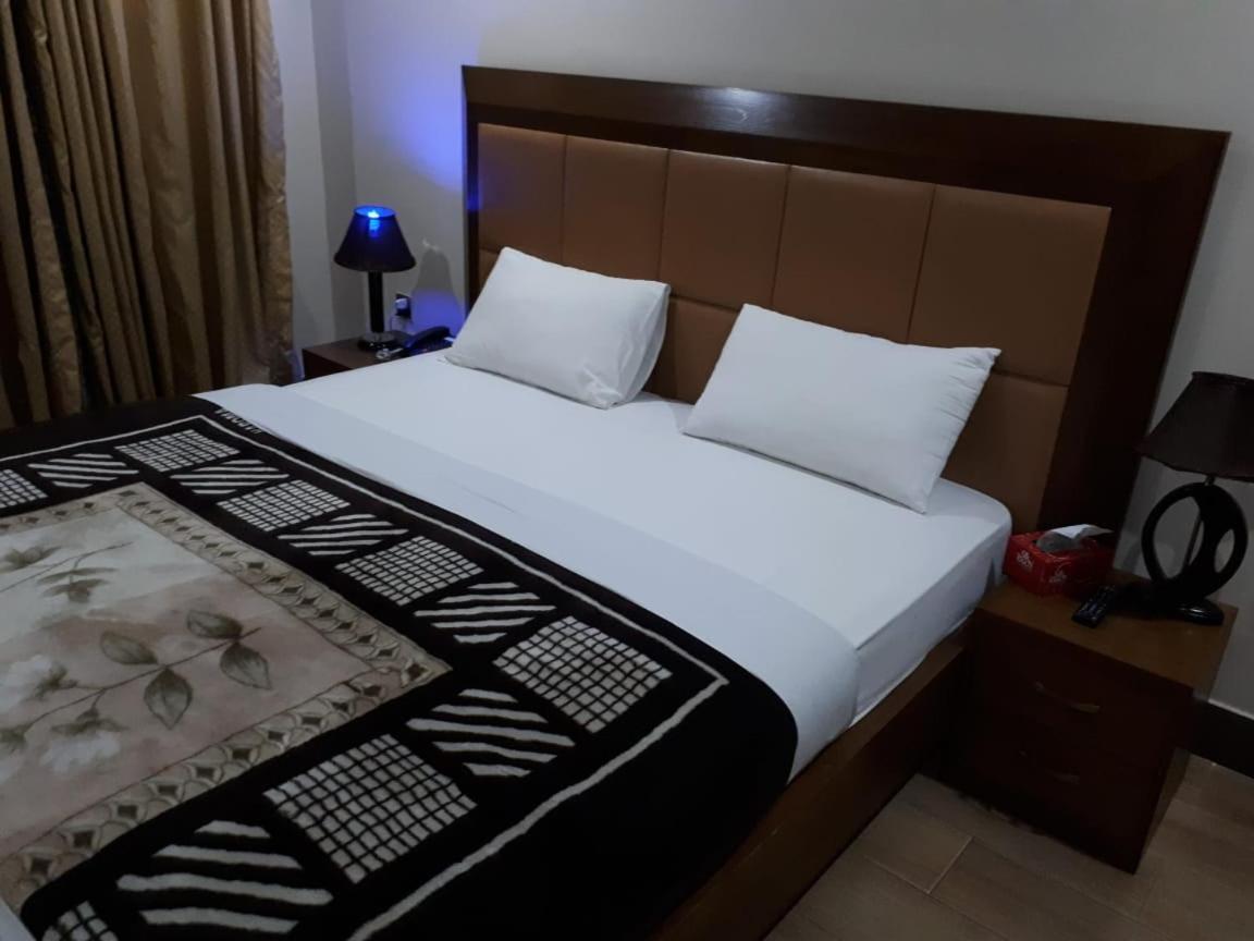Midtown Hotel Rawalpindi Exterior foto